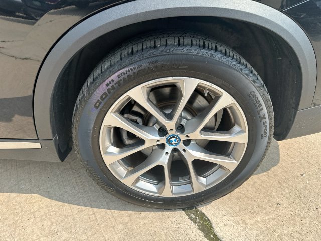 Used 2024 BMW X5 xDrive50e w/ Executive Package AWD/4WD image 55