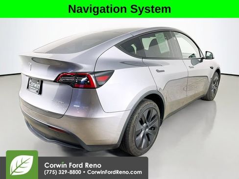 Used 2024 Tesla Model Y Long Range AWD/4WD image 7