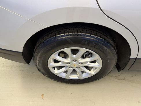 Used 2019 Chevrolet Equinox LT FWD image 8