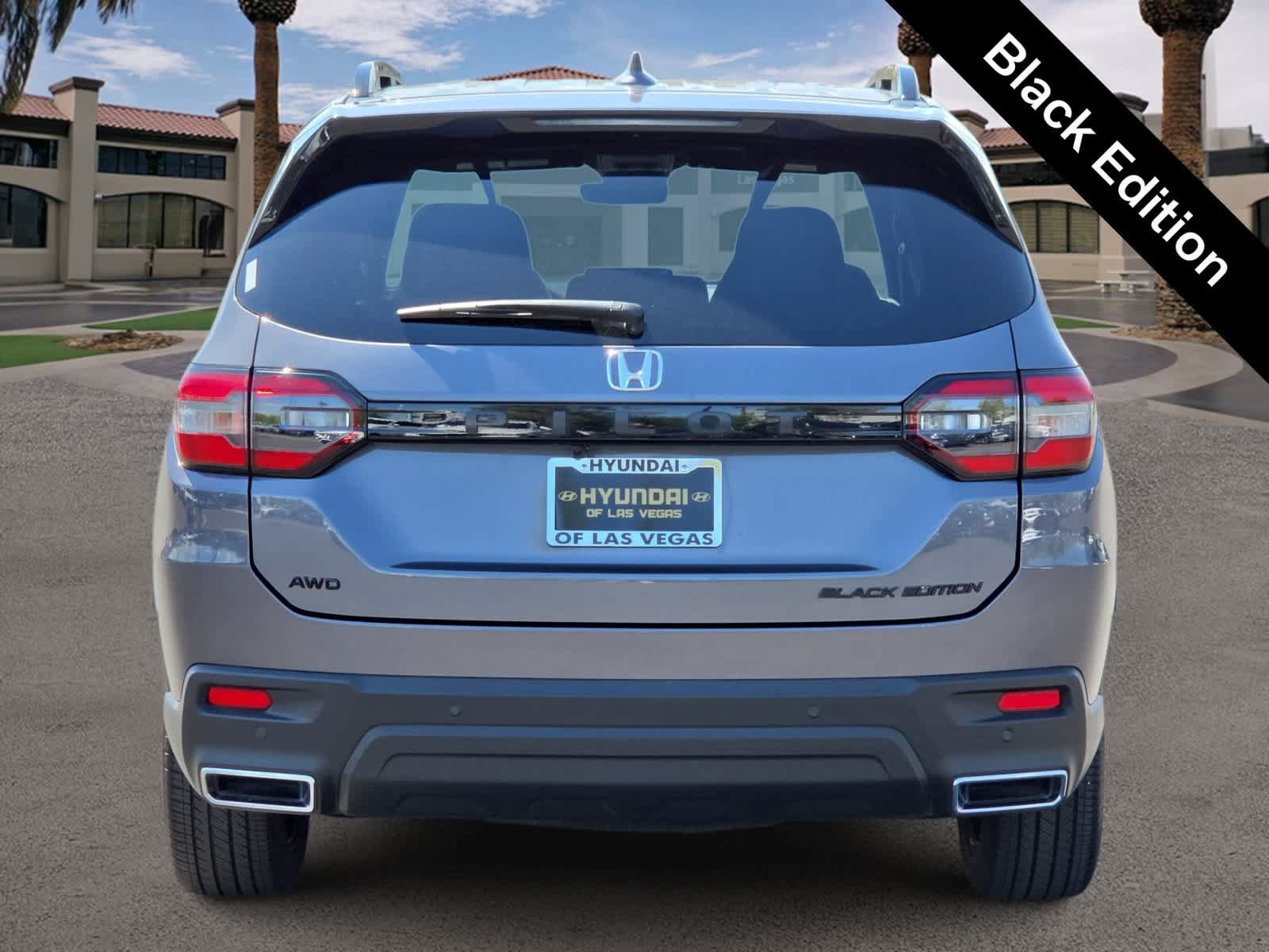 Used 2025 Honda Pilot Black Edition image 7