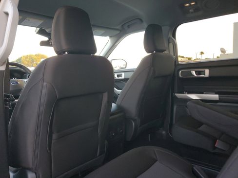 Certified 2023 Ford Explorer XLT image 13