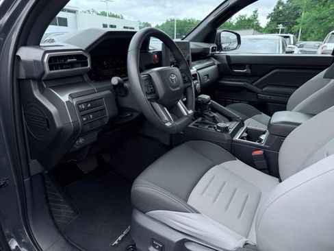 Used 2025 Toyota Tacoma TRD Off-Road AWD/4WD image 18