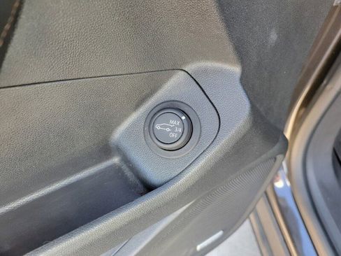 Used 2019 GMC Terrain SLT w/ Preferred Package image 13