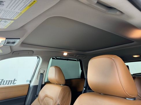 Used 2024 Nissan Pathfinder Platinum image 4