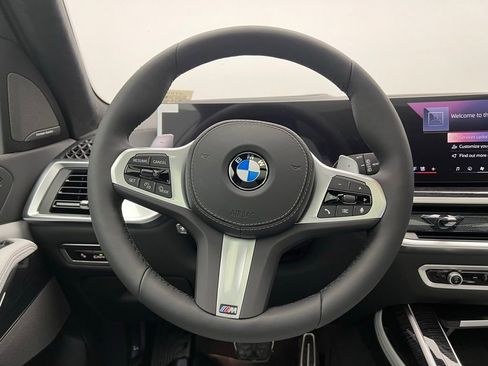New 2026 BMW X7 xDrive40i w/ M Sport Package AWD/4WD image 18