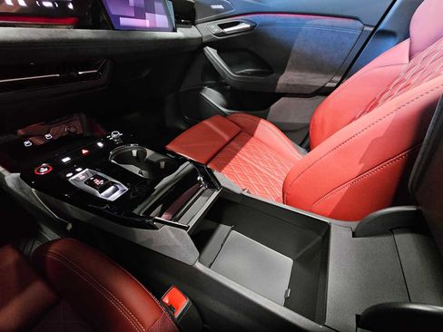 New 2025 Audi SQ6 e-tron Prestige image 29