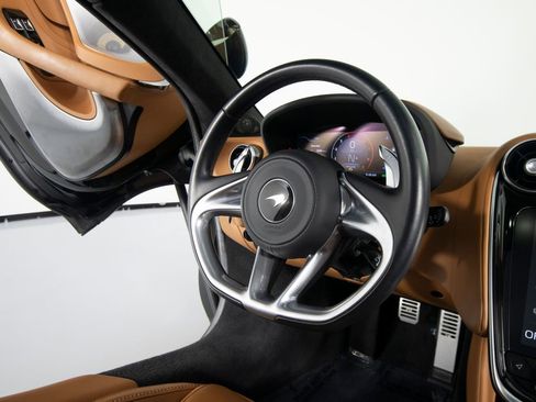 Used 2023 McLaren GT image 26