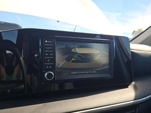 Used 2025 Nissan Kicks S image 15