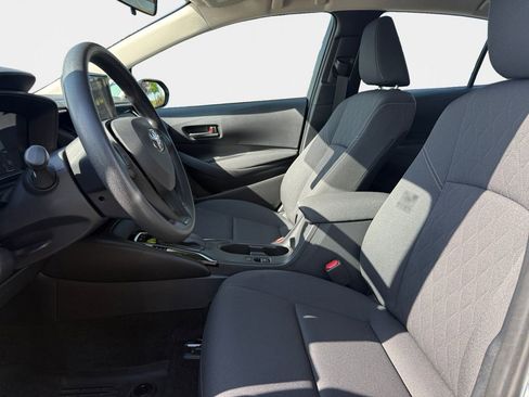 Used 2025 Toyota Corolla LE FWD image 12