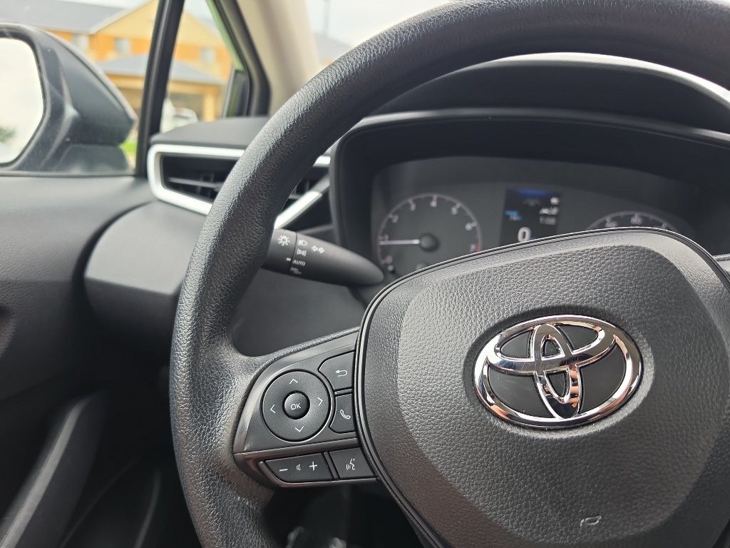 Used 2024 Toyota Corolla LE FWD image 29