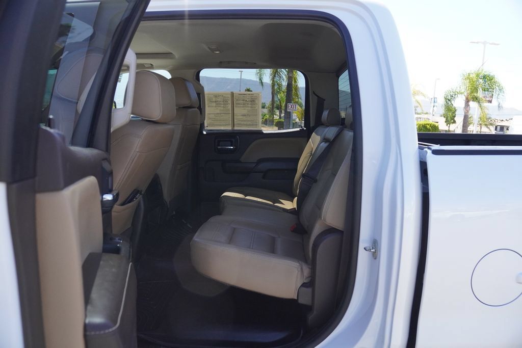 Used 2018 GMC Sierra 2500 Denali w/ Duramax Plus Package AWD/4WD image 30