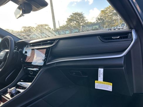 New 2026 Jeep Grand Cherokee Limited image 24