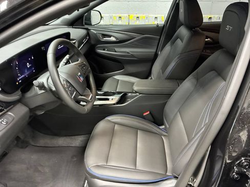New 2026 Buick Envista Sport Touring w/ Convenience I Package FWD image 18