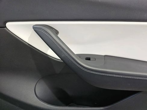 Used 2021 Tesla Model Y Long Range AWD/4WD image 6