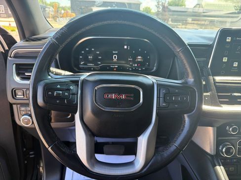 Used 2022 GMC Yukon XL SLT AWD/4WD image 10