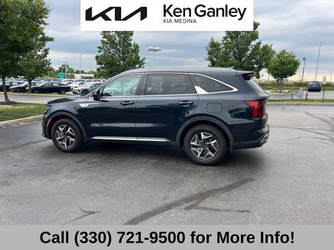 Certified 2022 Kia Sorento S FWD image 9
