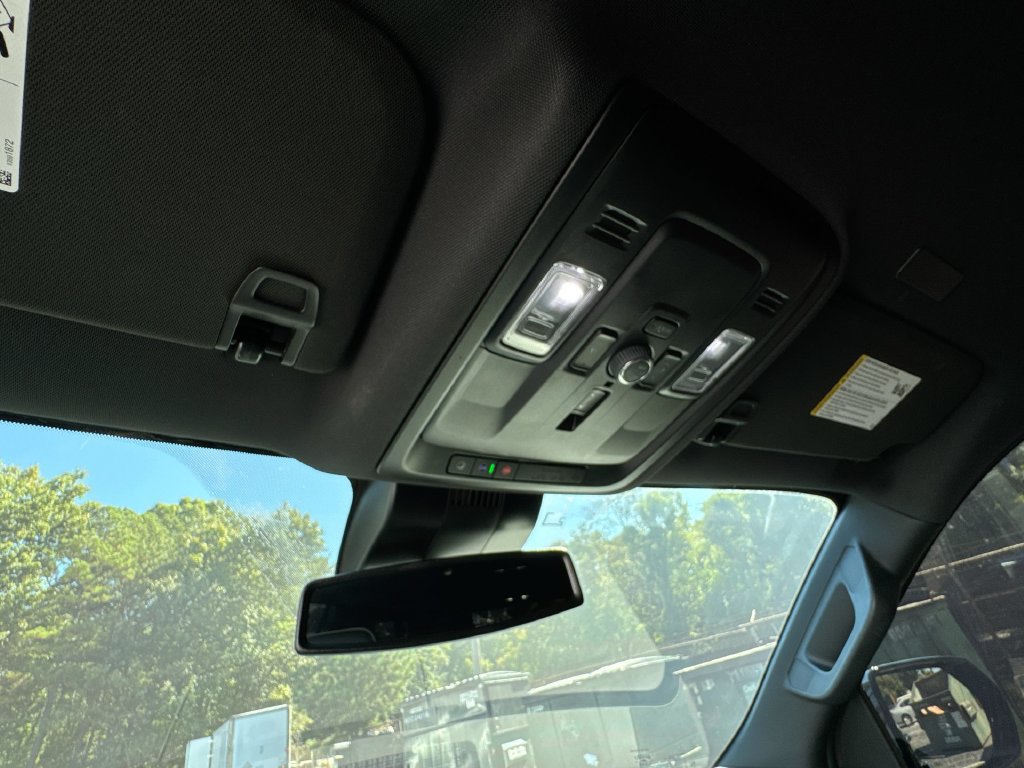 Used 2025 Chevrolet Suburban Premier w/ LPO, Illumination Package RWD image 19
