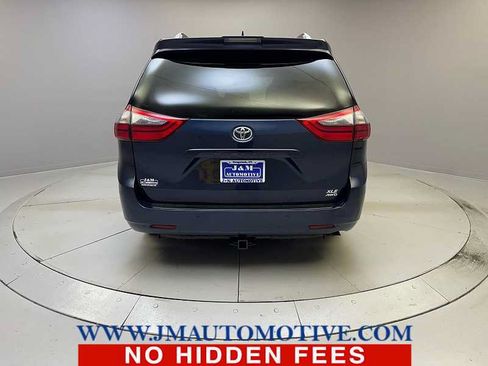 Used 2020 Toyota Sienna XLE Premium AWD/4WD image 4