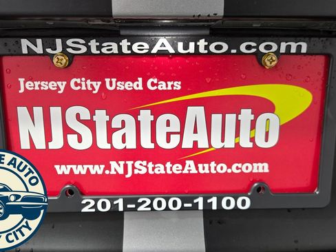 Used 2018 Dodge Charger SXT RWD image 28
