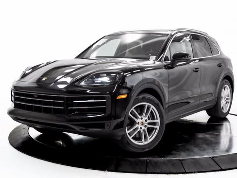 Certified 2025 Porsche Cayenne image 1
