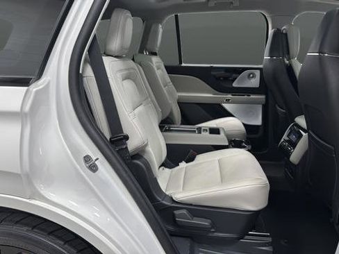 Used 2025 Lincoln Aviator Reserve w/ Equipment Group 201A AWD/4WD image 24