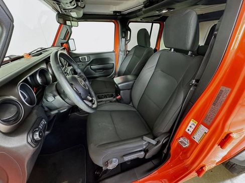 Used 2018 Jeep Wrangler Unlimited Sport S AWD/4WD image 24