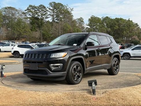 Used 2019 Jeep Compass Latitude w/ Cold Weather Group image 3