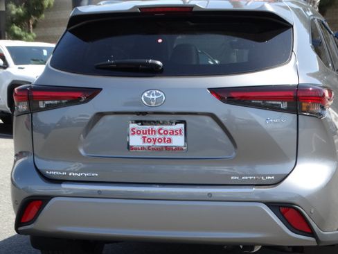 New 2026 Toyota Highlander Platinum AWD/4WD image 7