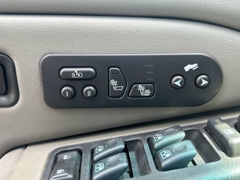Used 2005 Chevrolet Tahoe Z71 w/ Preferred Equipment Group AWD/4WD image 16