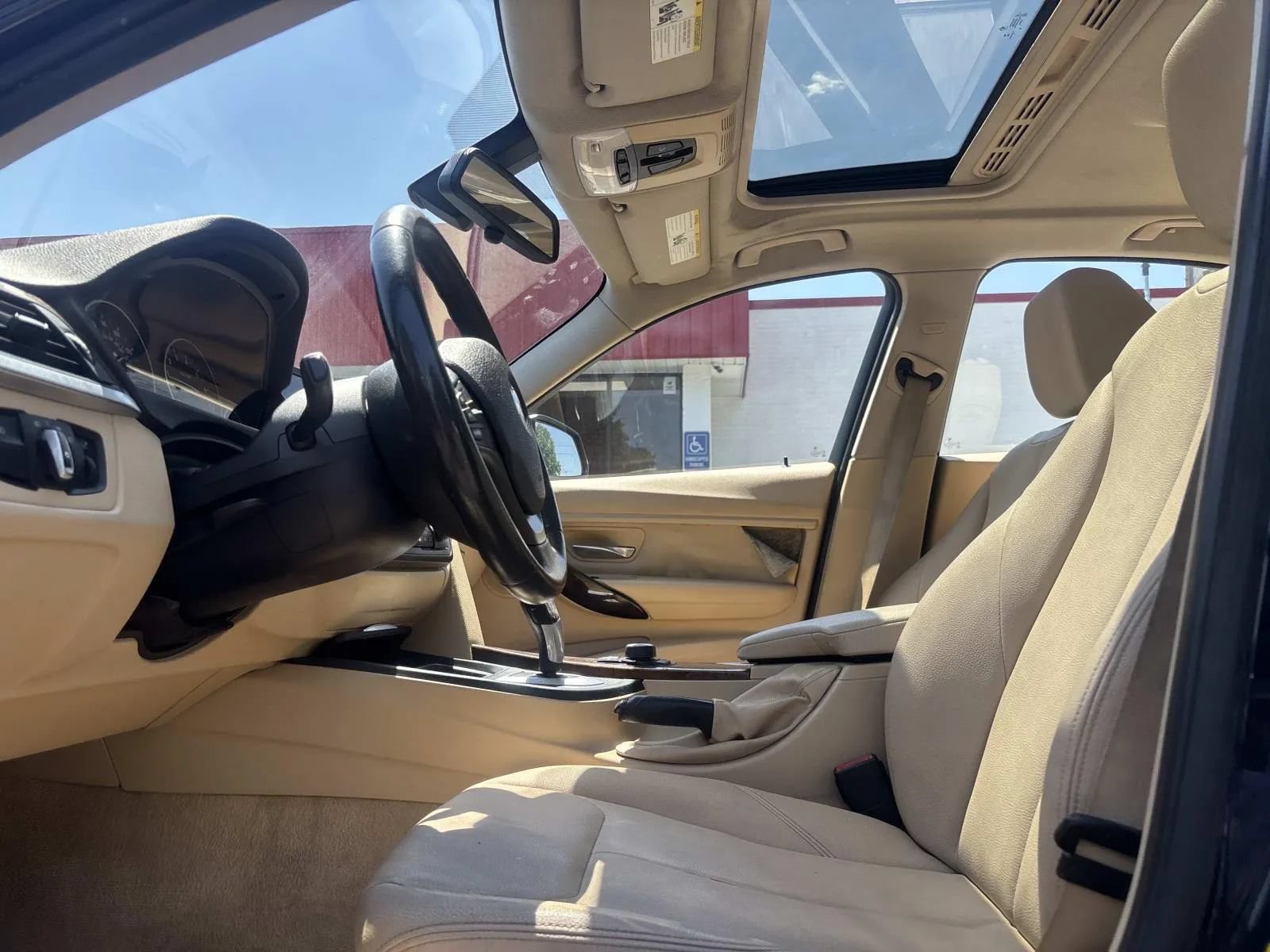 Used 2014 BMW 320i xDrive Sedan AWD/4WD image 17