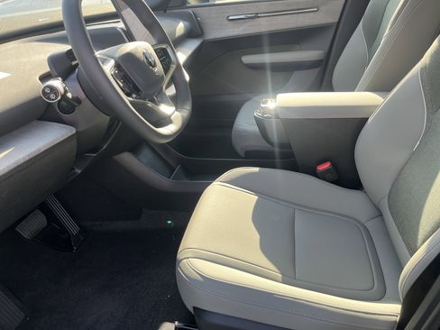 New 2026 Volvo EX30 Plus w/ Climate Package RWD image 17
