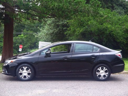 Used 2013 Honda Civic Hybrid Sedan image 2