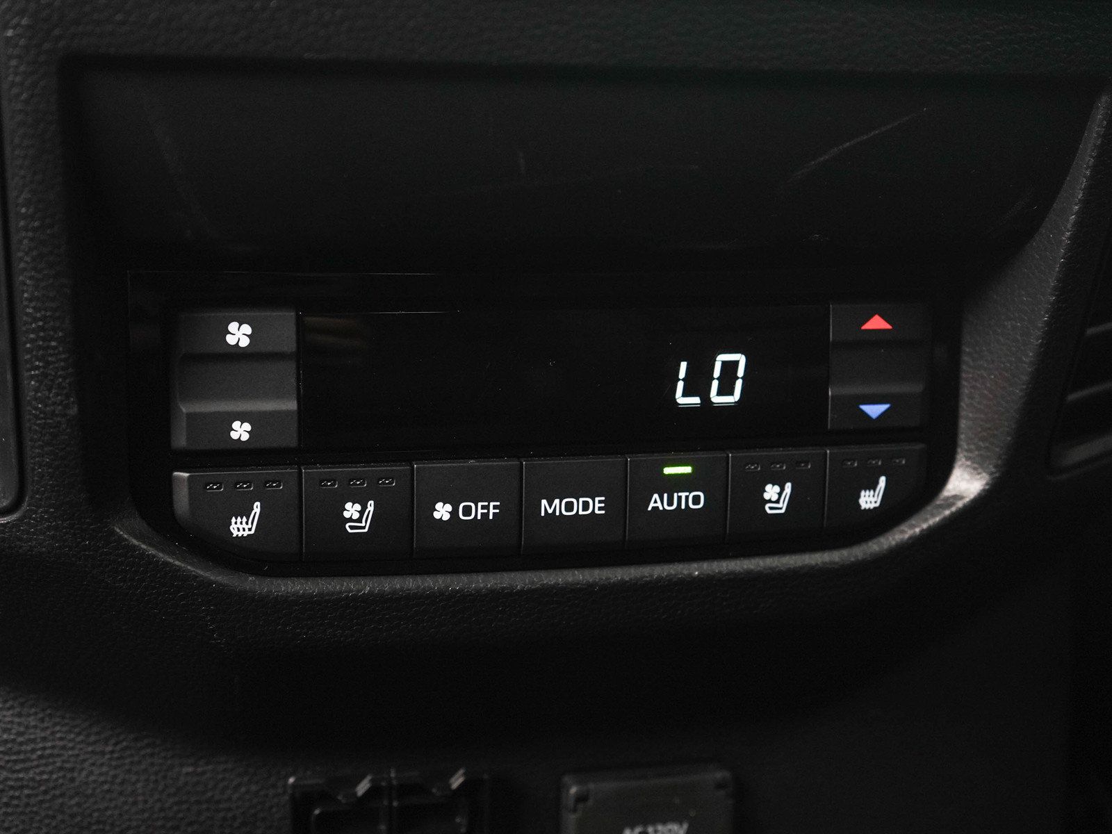 Used 2025 Toyota Sequoia Platinum AWD/4WD image 17