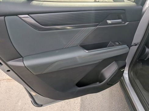 Used 2024 GMC Acadia AT4 w/ Super Cruise Package image 11