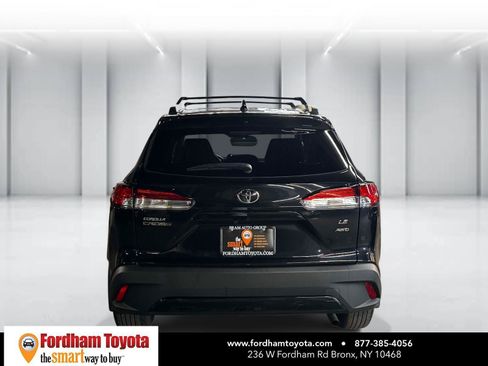 Used 2023 Toyota Corolla Cross LE w/ Moonroof Package AWD/4WD image 6