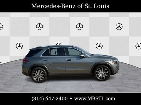 Certified 2025 Mercedes-Benz GLE 450e 4MATIC w/ Driver Assistance Package image 2