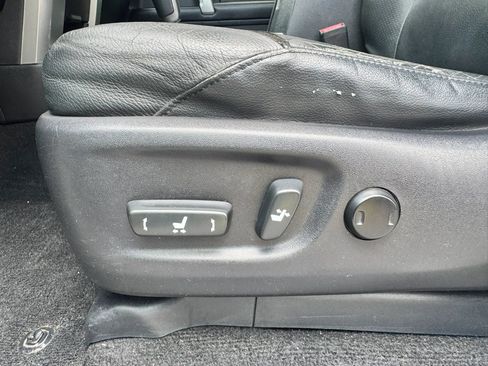 Used 2013 Toyota 4Runner Limited AWD/4WD image 32
