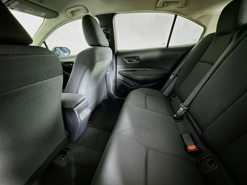 Used 2025 Toyota Corolla LE FWD image 39