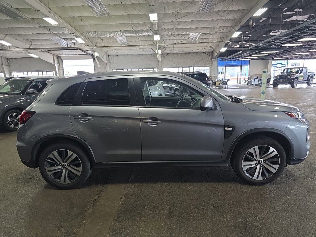 Used 2024 Mitsubishi Outlander Sport AWD image 2