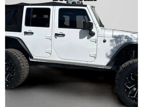 Used 2017 Jeep Wrangler Unlimited Rubicon w/ Dual Top Group AWD/4WD image 31