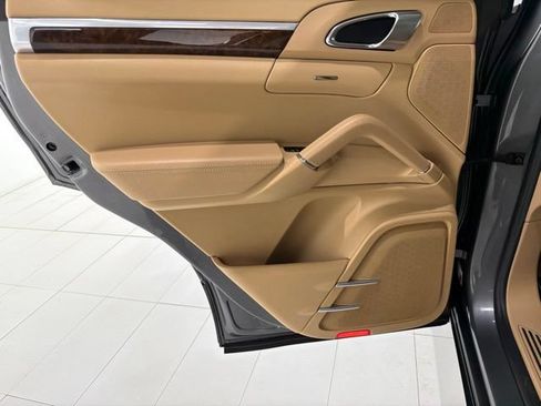 Used 2014 Porsche Cayenne Diesel AWD/4WD image 15