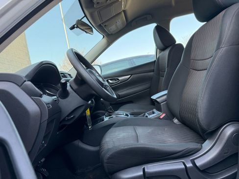 Used 2017 Nissan Rogue S image 17