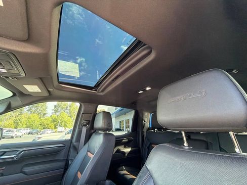 Used 2022 GMC Sierra 1500 AT4 w/ AT4 Premium Package AWD/4WD image 11
