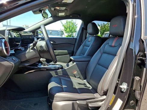 Used 2024 Chevrolet Trax RS w/ Driver Confidence Package FWD image 12