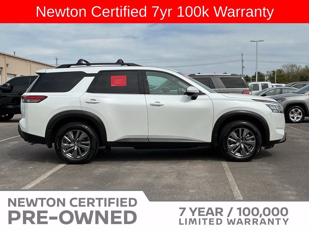 Used 2025 Nissan Pathfinder SV w/ SV Premium Package FWD image 4