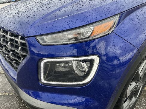 New 2025 Hyundai Venue Limited image 16