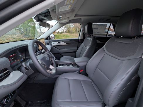 New 2026 Ford Explorer Active w/ Active Comfort Package image 32