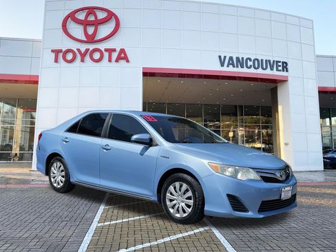 Used 2013 Toyota Camry LE FWD image 1
