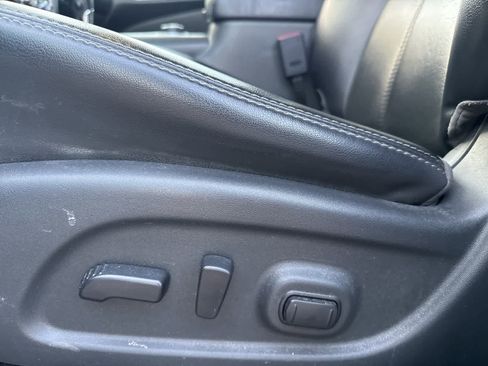 Used 2018 Nissan Pathfinder SL w/ SL Premium Package image 16