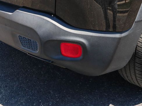 Used 2017 Jeep Renegade Altitude FWD image 12